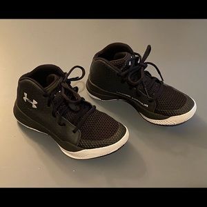 Under Armour tennis shoes.